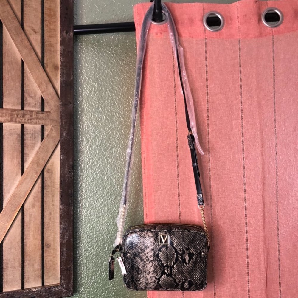 Sold •Victoria Secret snake print crossbody bag